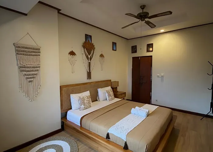 ベッド・アンド・ブレックファスト Raditya House 3*